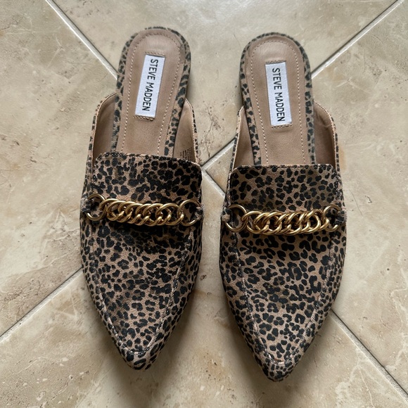 Forever Chain Pointed Toe Mule - Picture 2 of 7